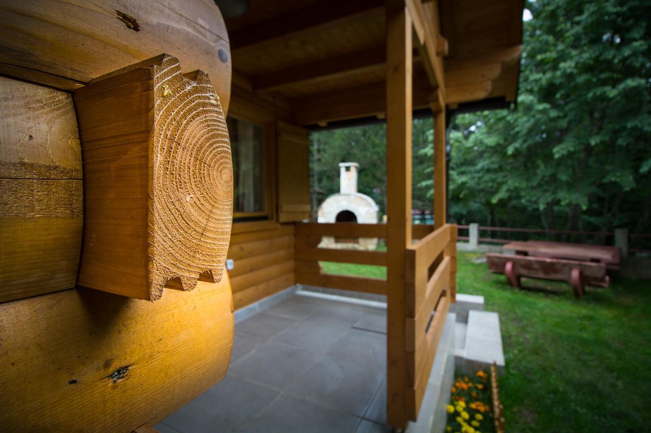 מוסטר Cabin House Hidden Nest מראה חיצוני תמונה