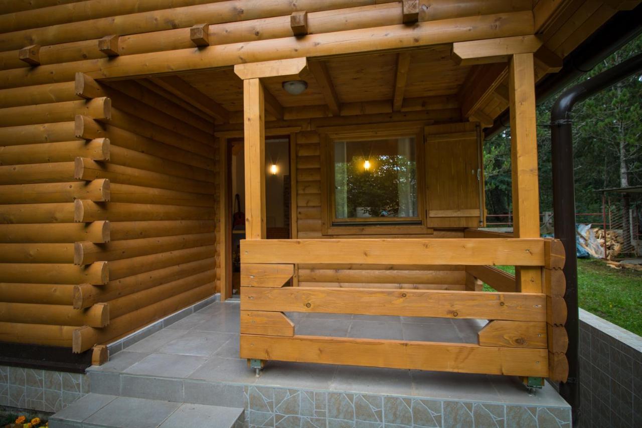 מוסטר Cabin House Hidden Nest מראה חיצוני תמונה