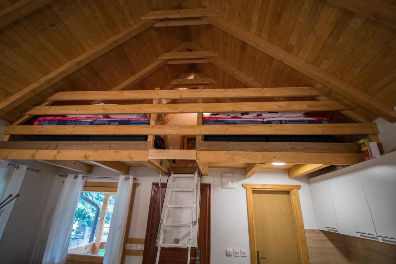 מוסטר Cabin House Hidden Nest מראה חיצוני תמונה